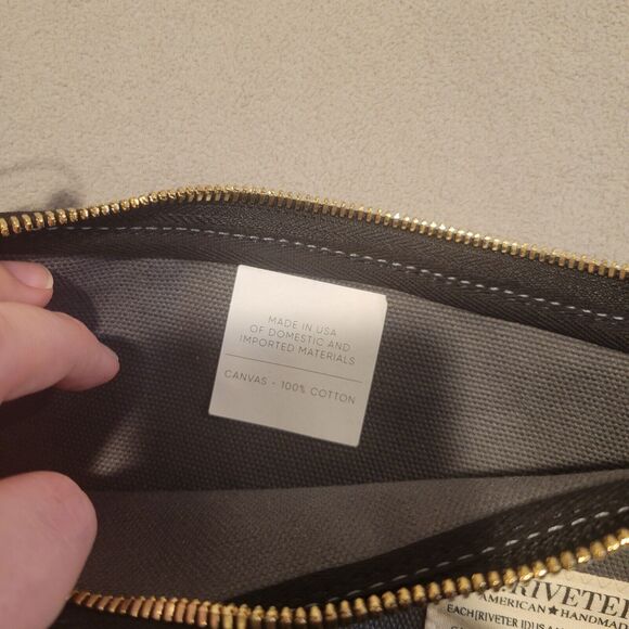 R. RIVETER (YKK) Zippered GRAY Canvas Pouch Ft. Bragg, USA 2019 - Picture 3 of 5